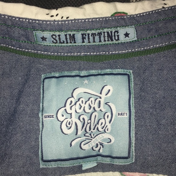 Men’s Button Shirts with Style - Picture 4 of 7